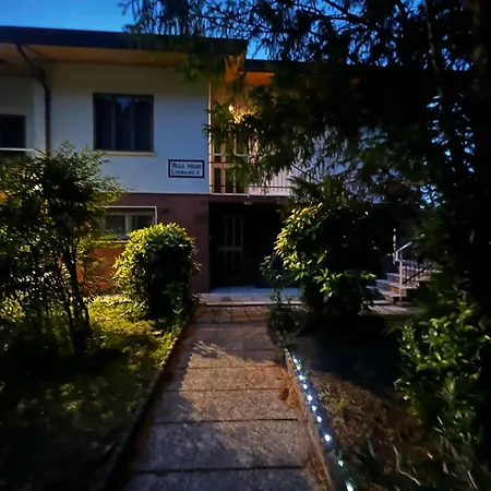 Egles - Con Giardino A Villa