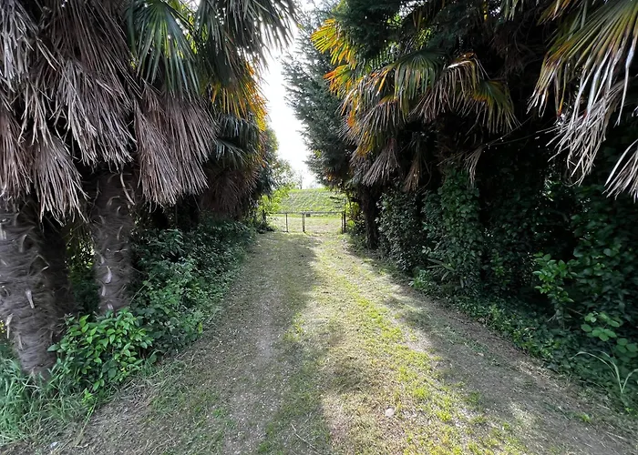 Egles - Con Giardino A Villa