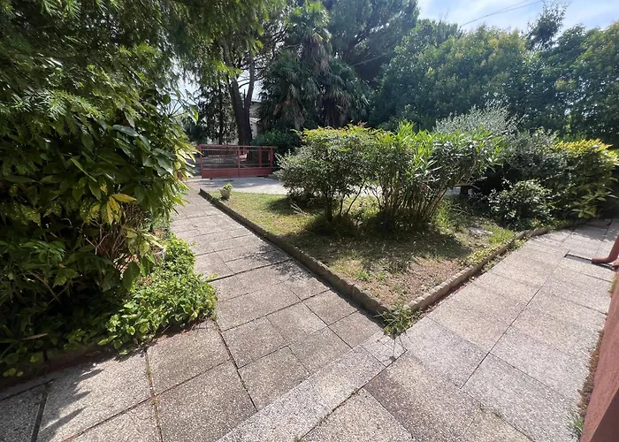Villa Egles - Con Giardino A